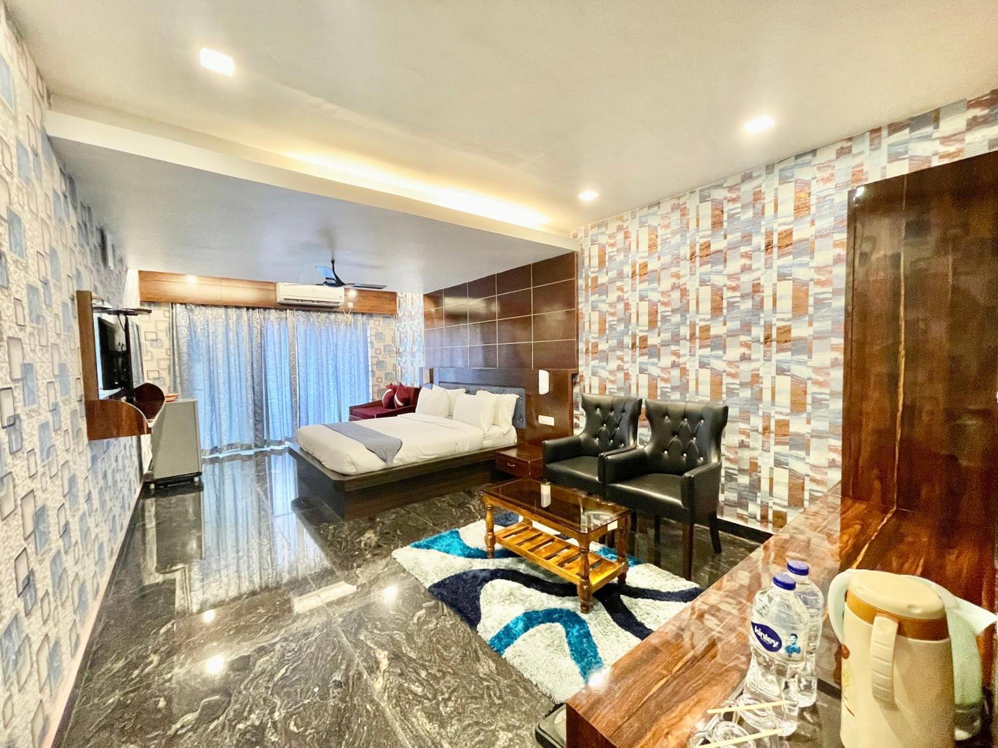 Hotel V-i Near Sea , Private-park -gym-spa Fully-airconditioned-hotel Lift-and-parking-facilities Breakfast-included