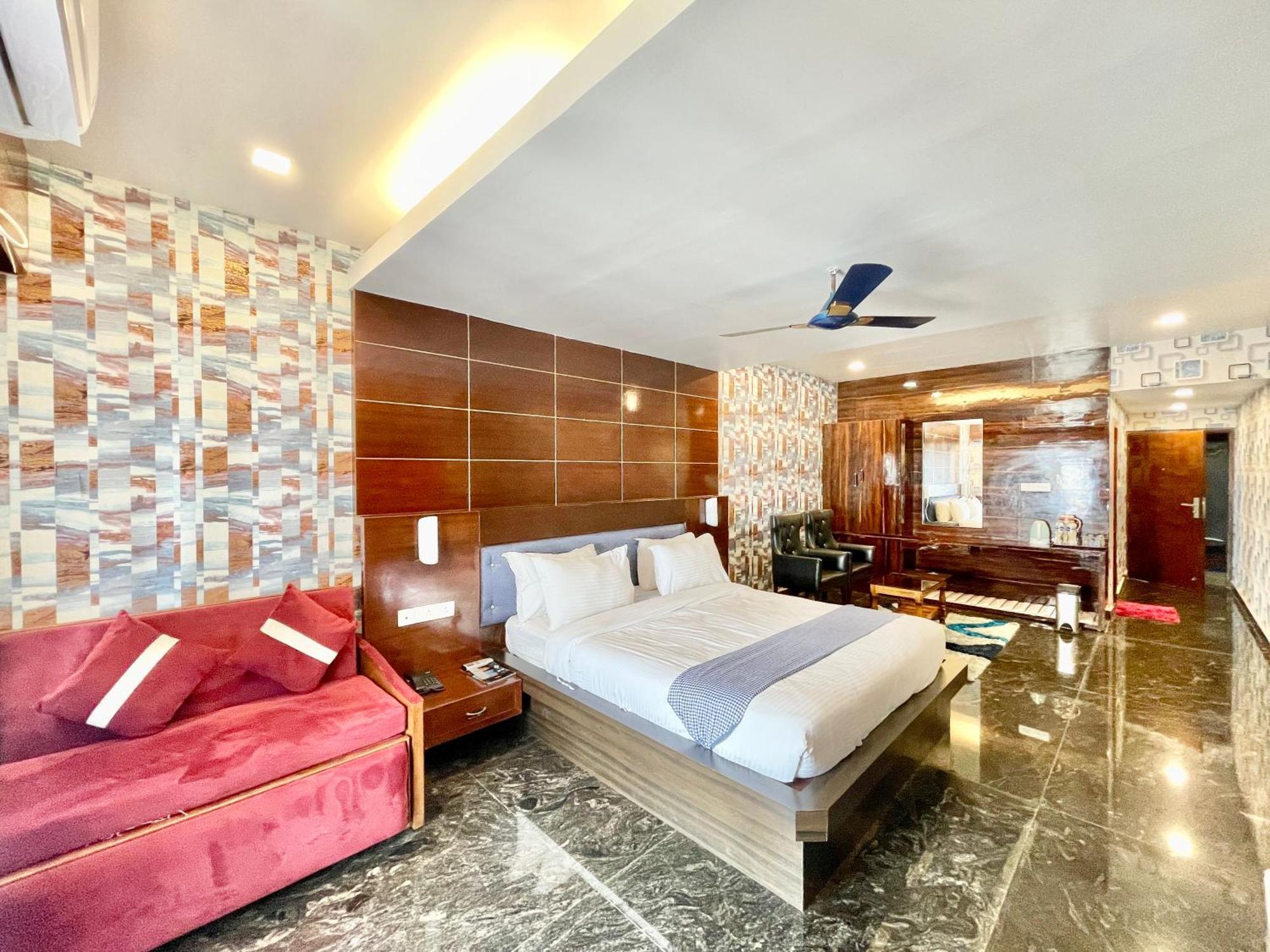 V-i Near Sea , Private-park -gym-spa Fully-airconditioned-hotel Lift-and-parking-facilities Breakfast-included Hotel 4*