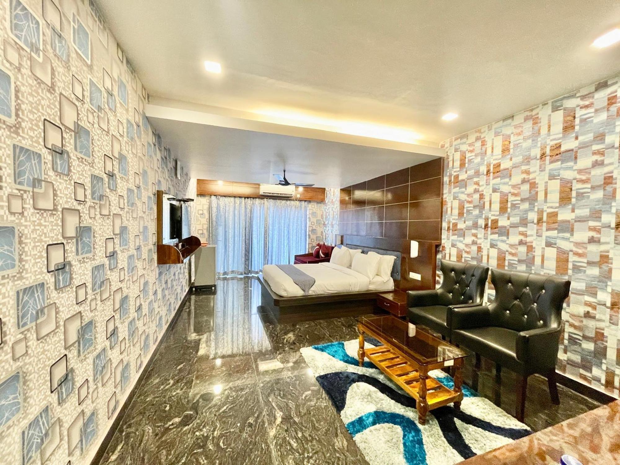 V-i Near Sea , Private-park -gym-spa Fully-airconditioned-hotel Lift-and-parking-facilities Breakfast-included 4* Puri