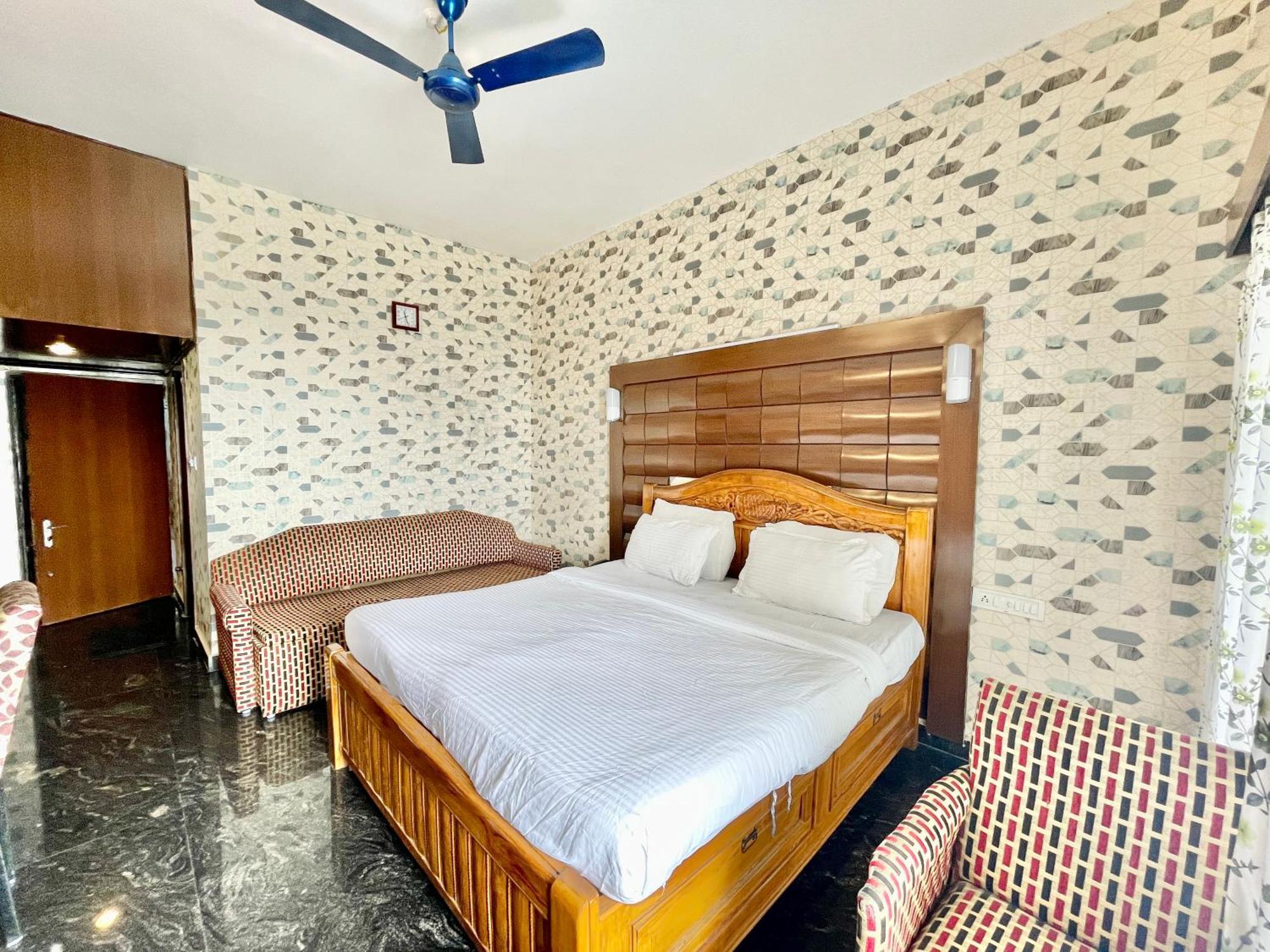 Hotel V-i Near Sea , Private-park -gym-spa Fully-airconditioned-hotel Lift-and-parking-facilities Breakfast-included