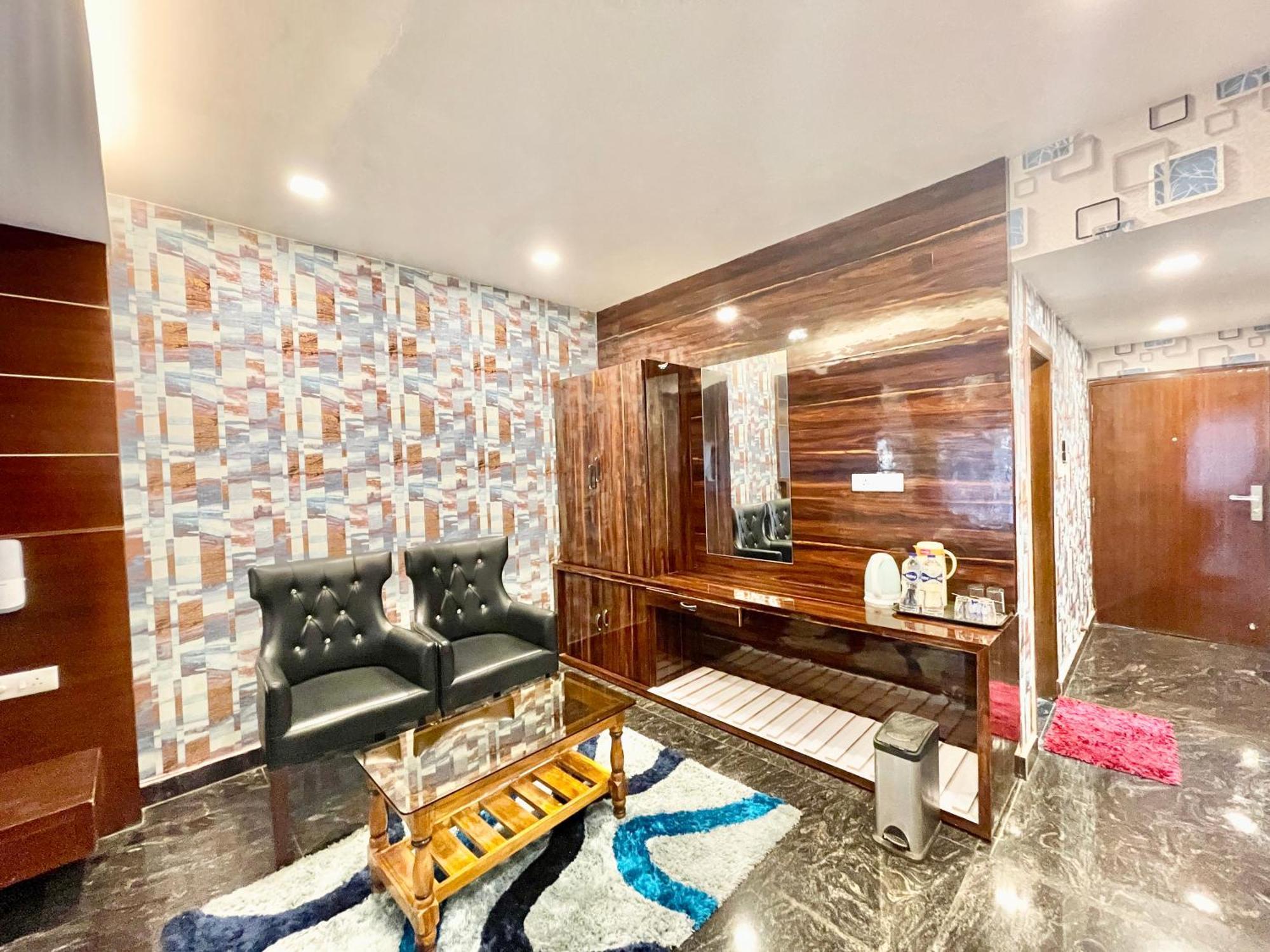 V-i Near Sea , Private-park -gym-spa Fully-airconditioned-hotel Lift-and-parking-facilities Breakfast-included Hotel 4*