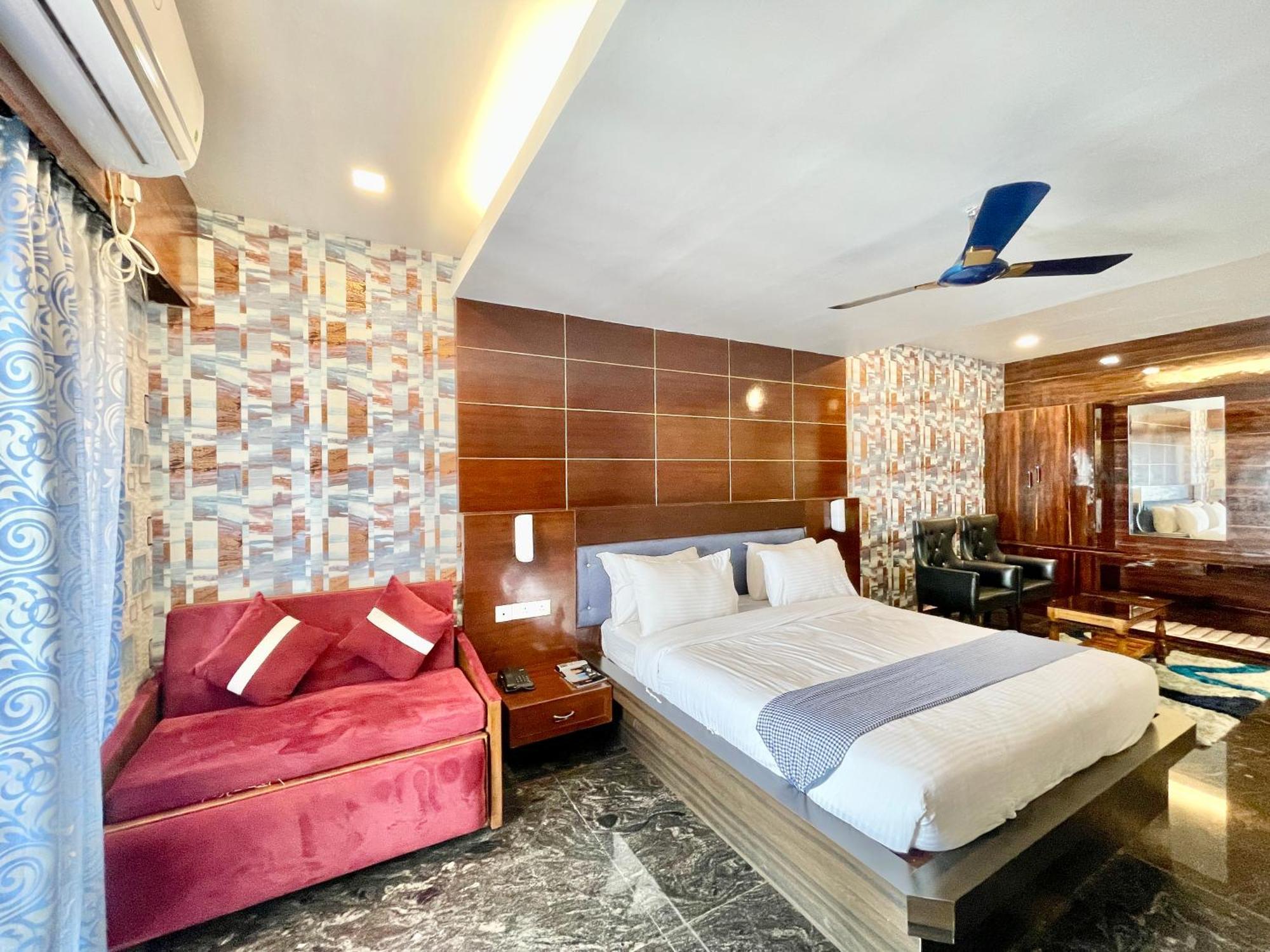 V-i Near Sea , Private-park -gym-spa Fully-airconditioned-hotel Lift-and-parking-facilities Breakfast-included Hotel