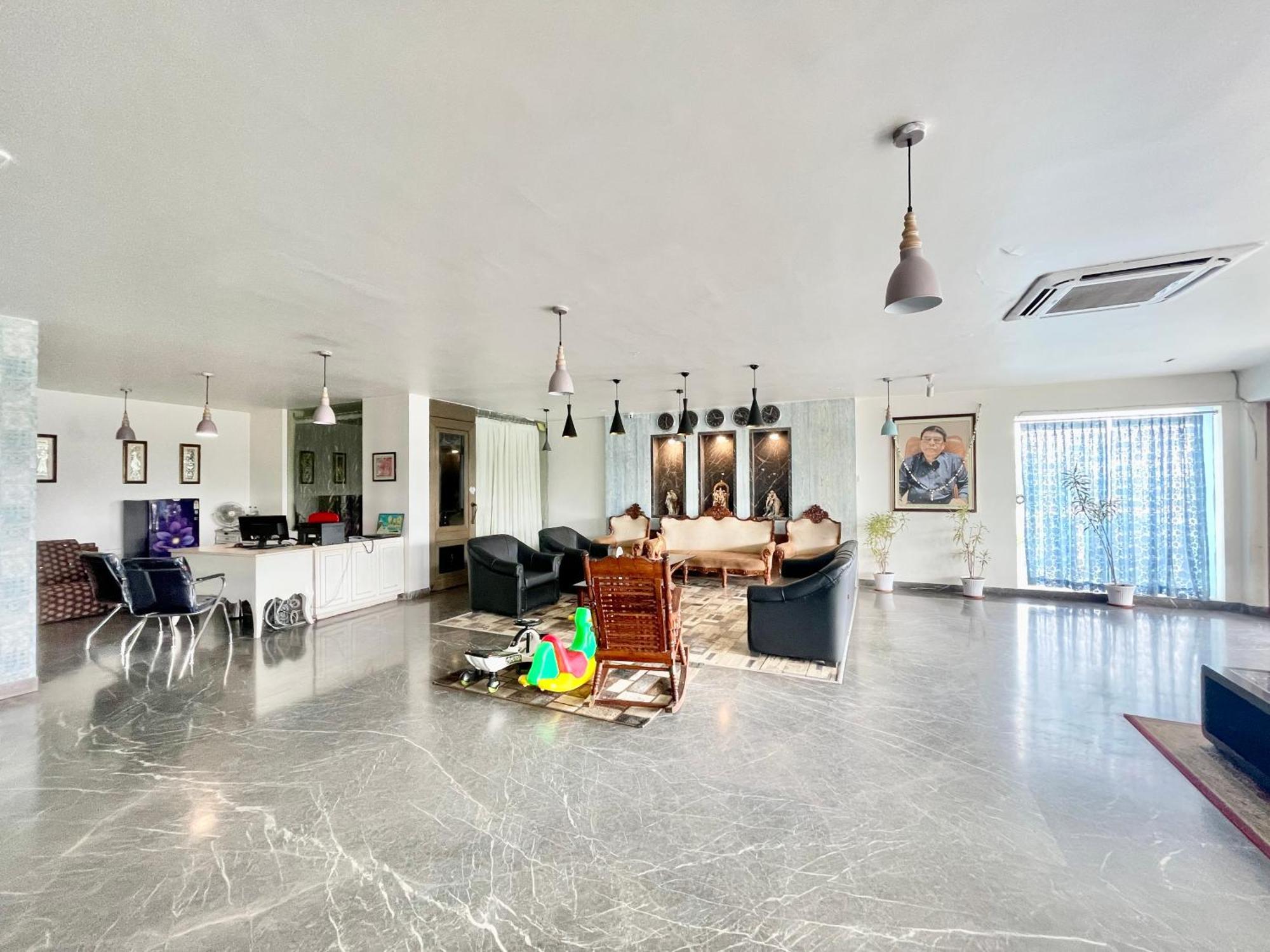 V-i Near Sea , Private-park -gym-spa Fully-airconditioned-hotel Lift-and-parking-facilities Breakfast-included 4*