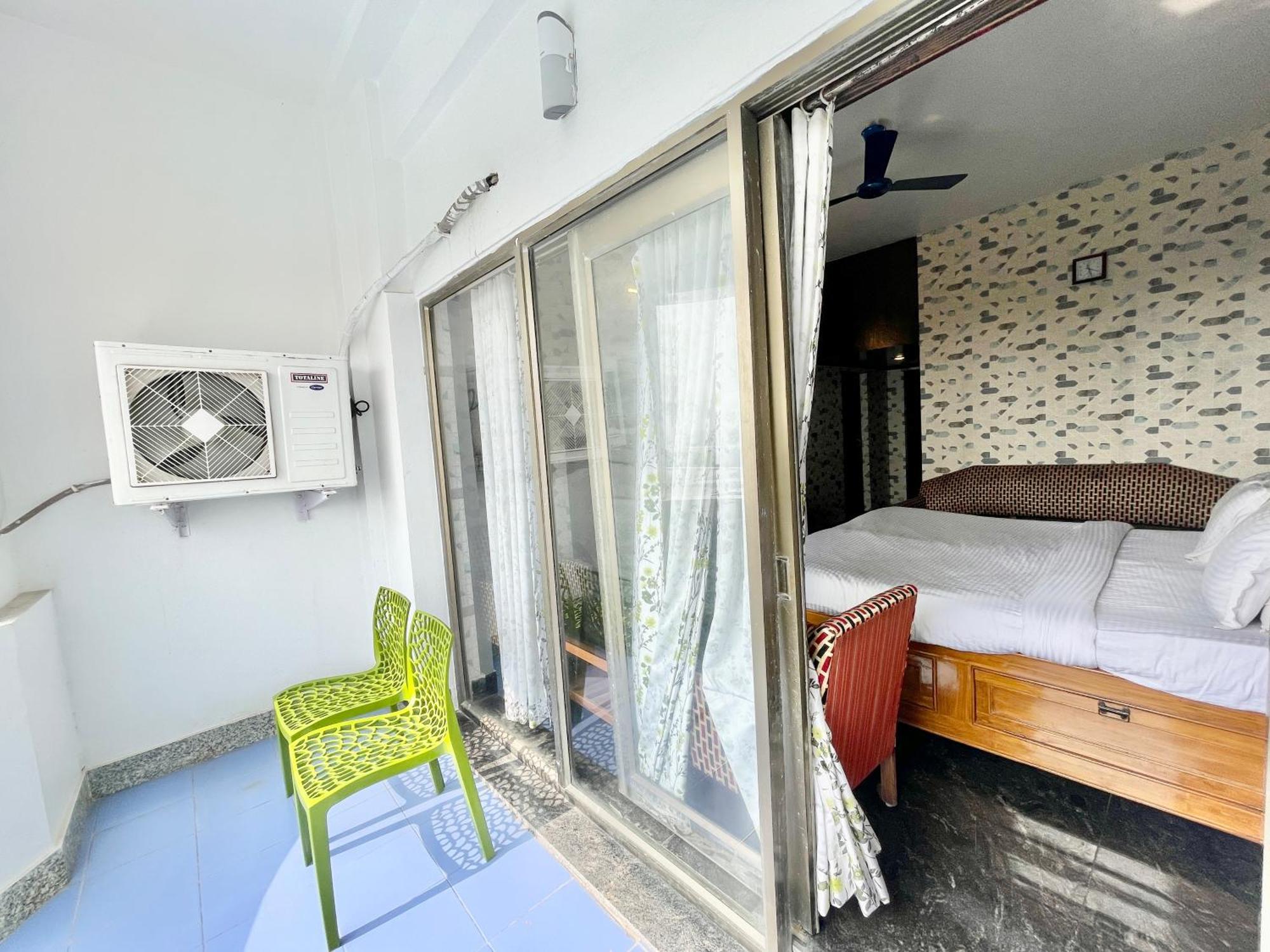 V-i Near Sea , Private-park -gym-spa Fully-airconditioned-hotel Lift-and-parking-facilities Breakfast-included 4* Puri