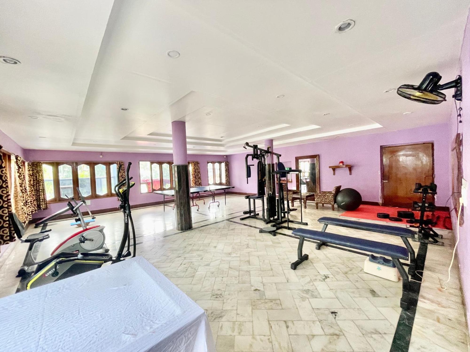 V-i Near Sea , Private-park -gym-spa Fully-airconditioned-hotel Lift-and-parking-facilities Breakfast-included Hotel