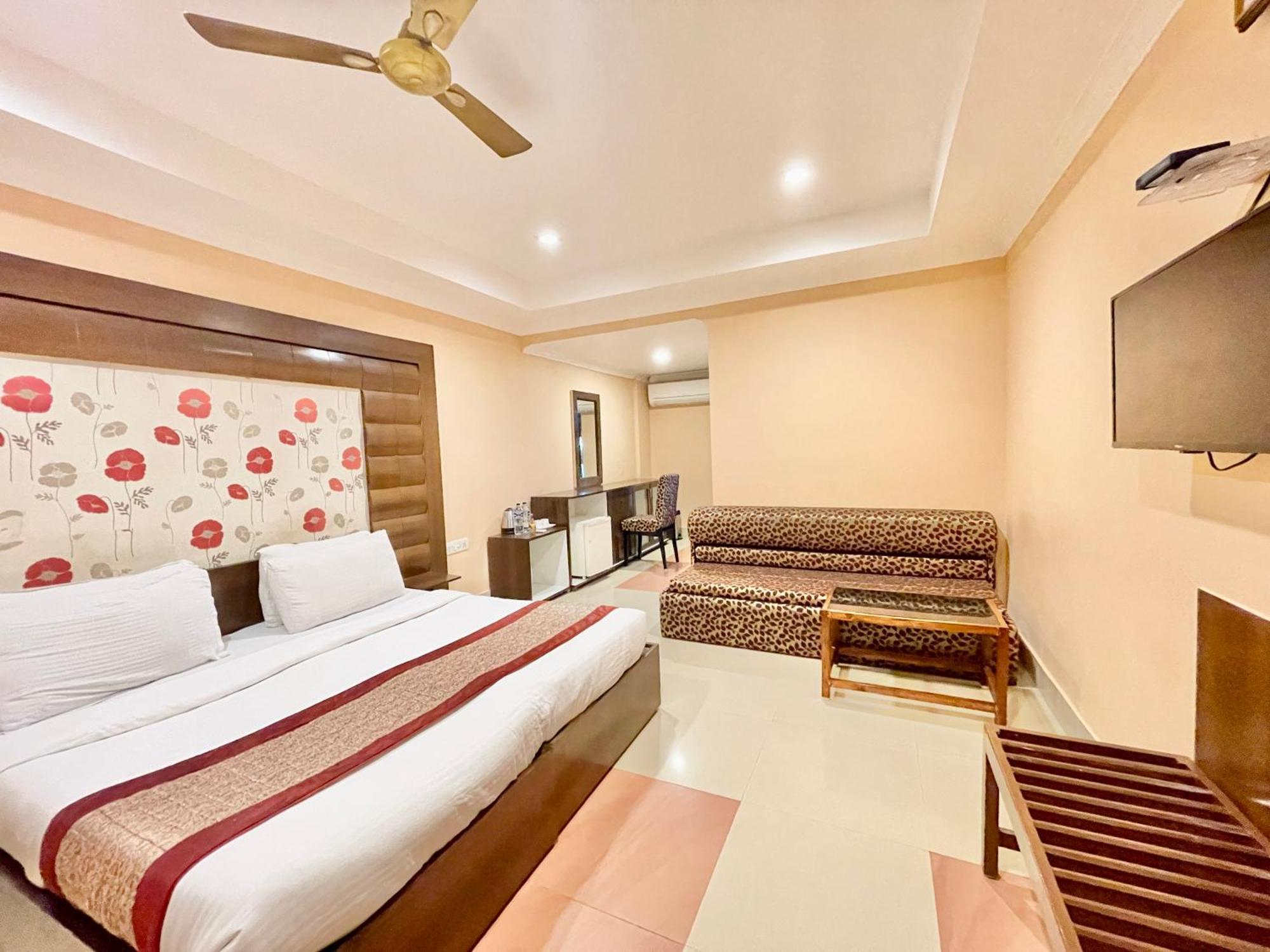 V-i Near Sea , Private-park -gym-spa Fully-airconditioned-hotel Lift-and-parking-facilities Breakfast-included
