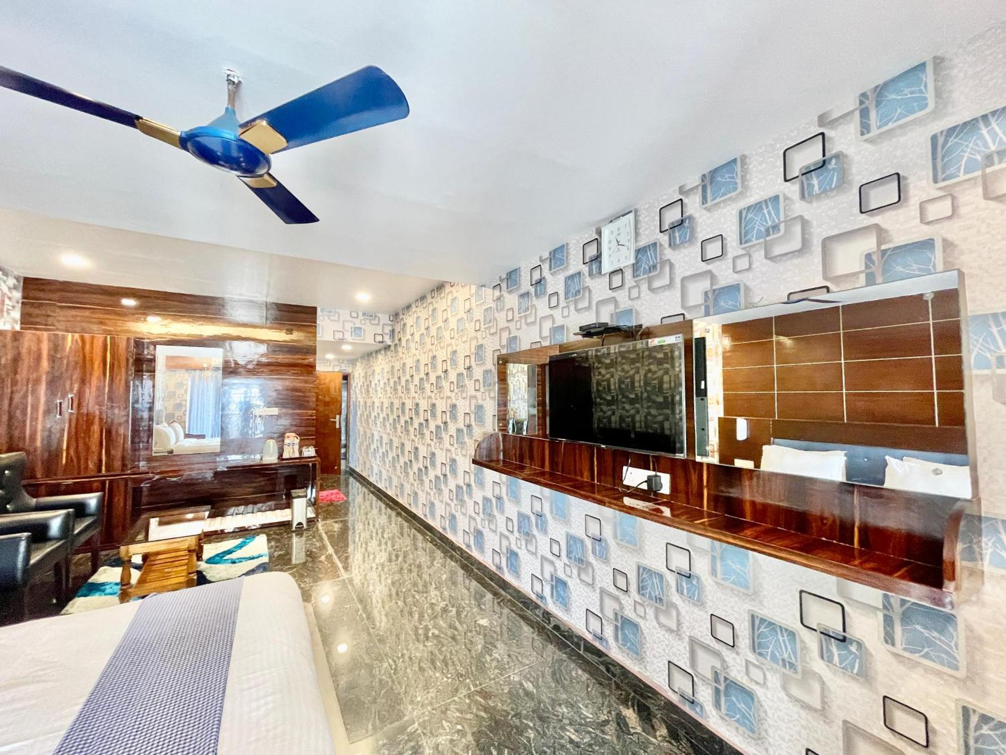 V-i Near Sea , Private-park -gym-spa Fully-airconditioned-hotel Lift-and-parking-facilities Breakfast-included