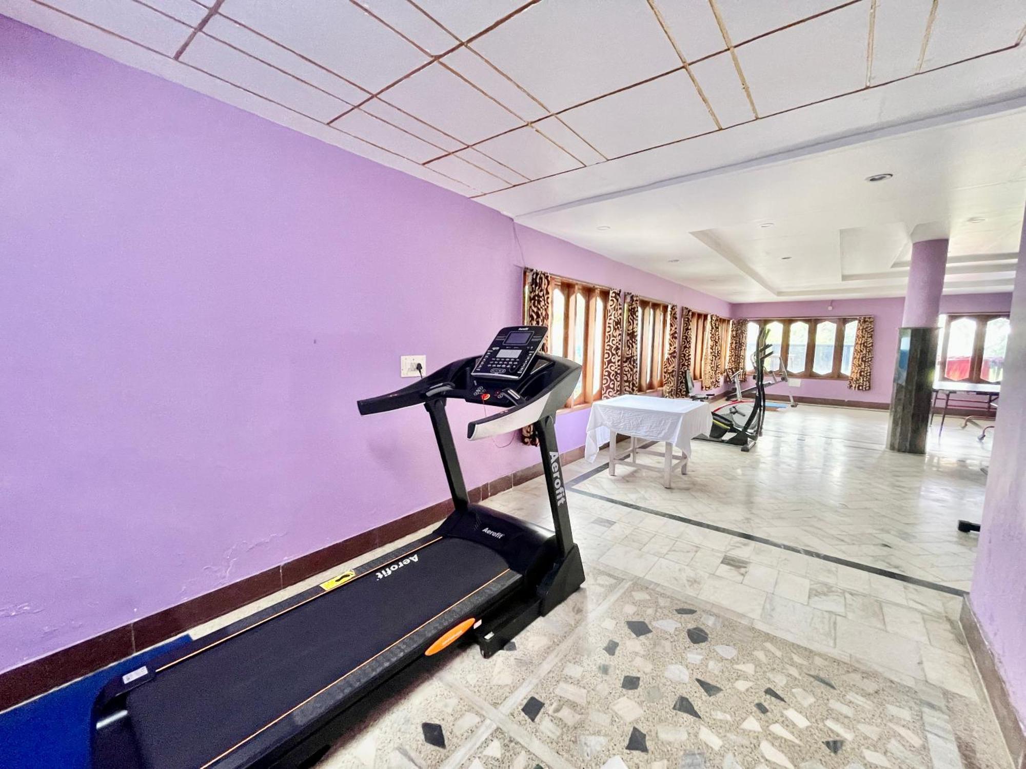V-i Near Sea , Private-park -gym-spa Fully-airconditioned-hotel Lift-and-parking-facilities Breakfast-included Hotel 4*