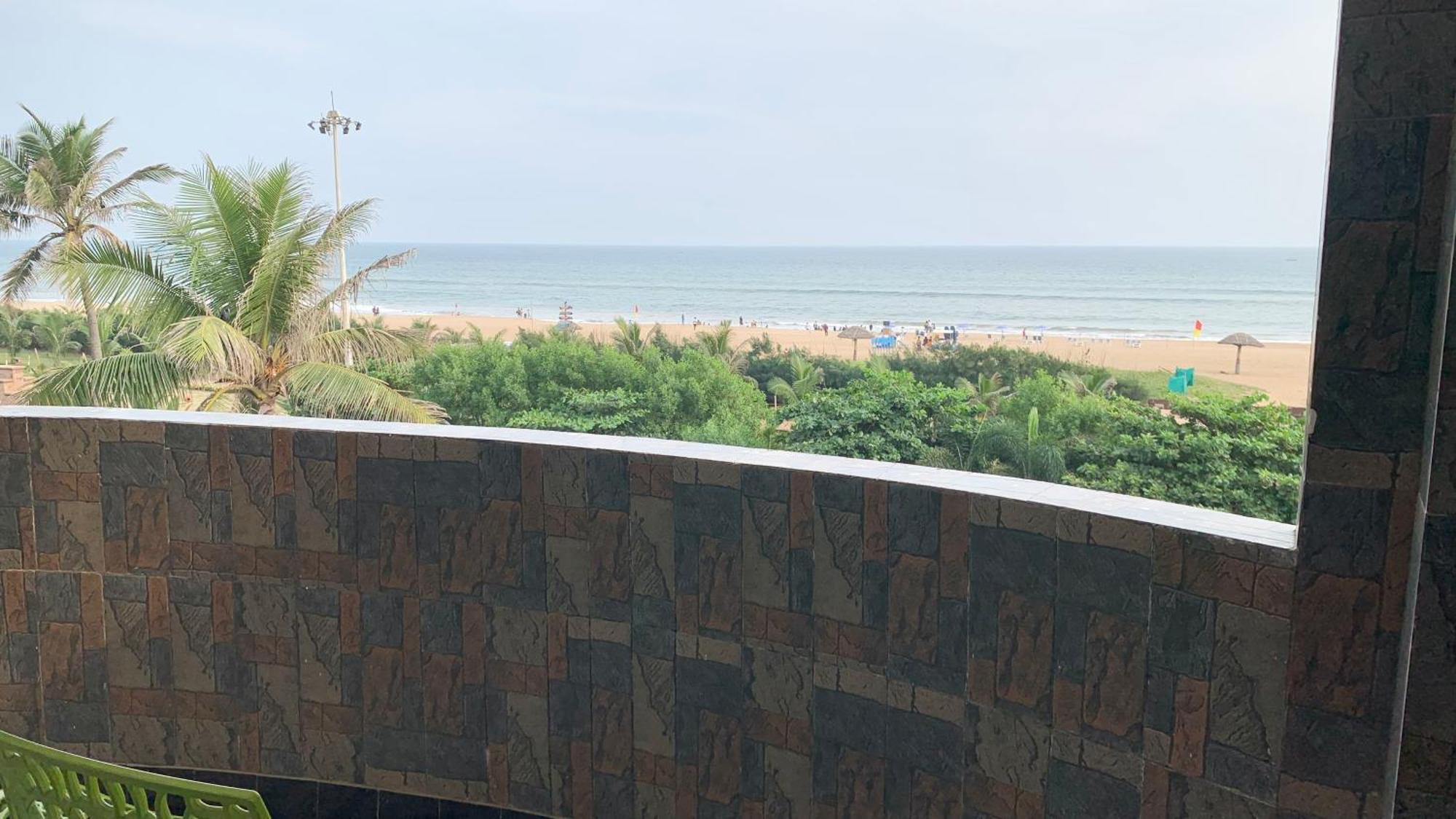 Hotel V-i Near Sea , Private-park -gym-spa Fully-airconditioned-hotel Lift-and-parking-facilities Breakfast-included