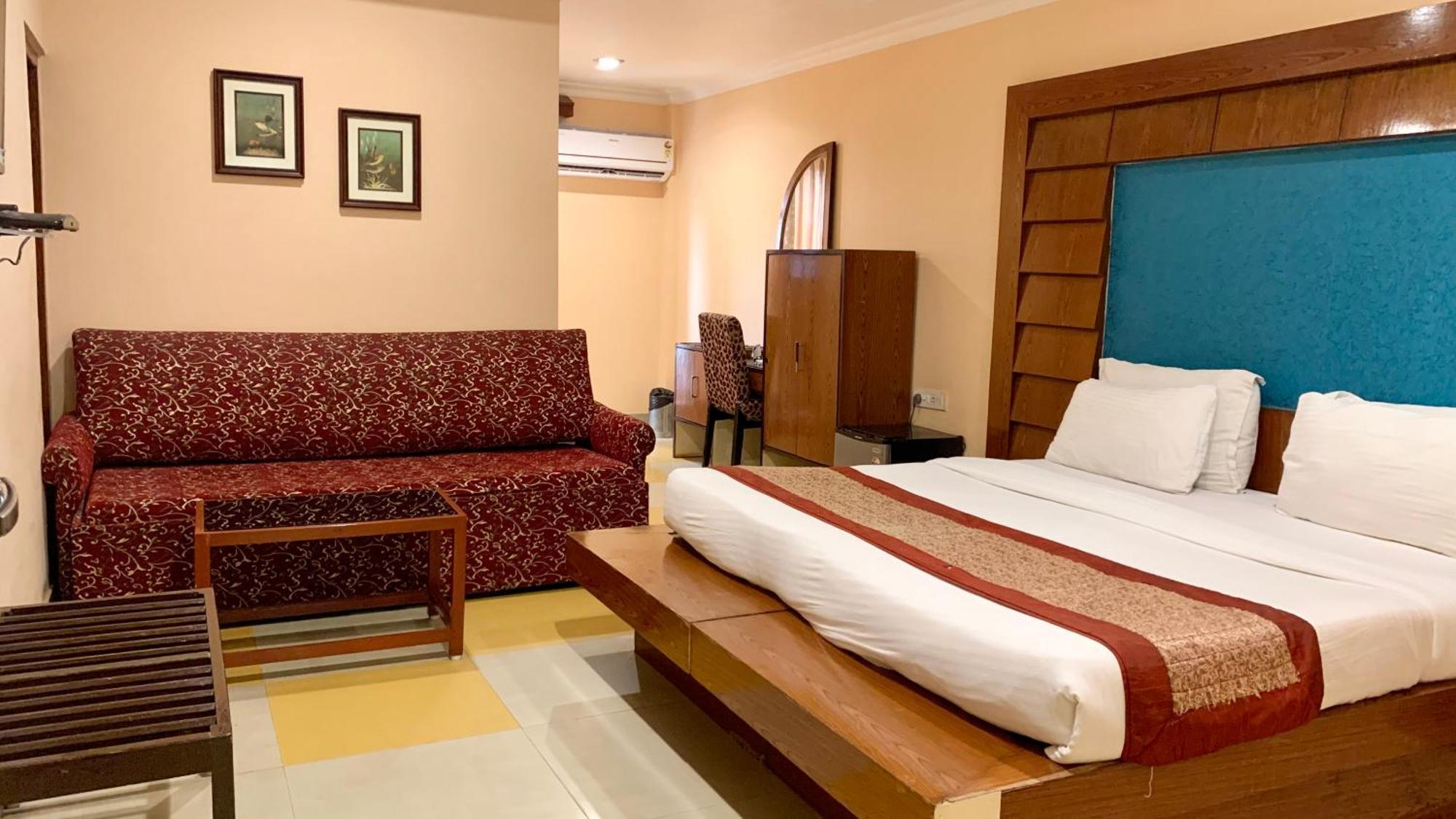 Hotel V-i Near Sea , Private-park -gym-spa Fully-airconditioned-hotel Lift-and-parking-facilities Breakfast-included 4*
