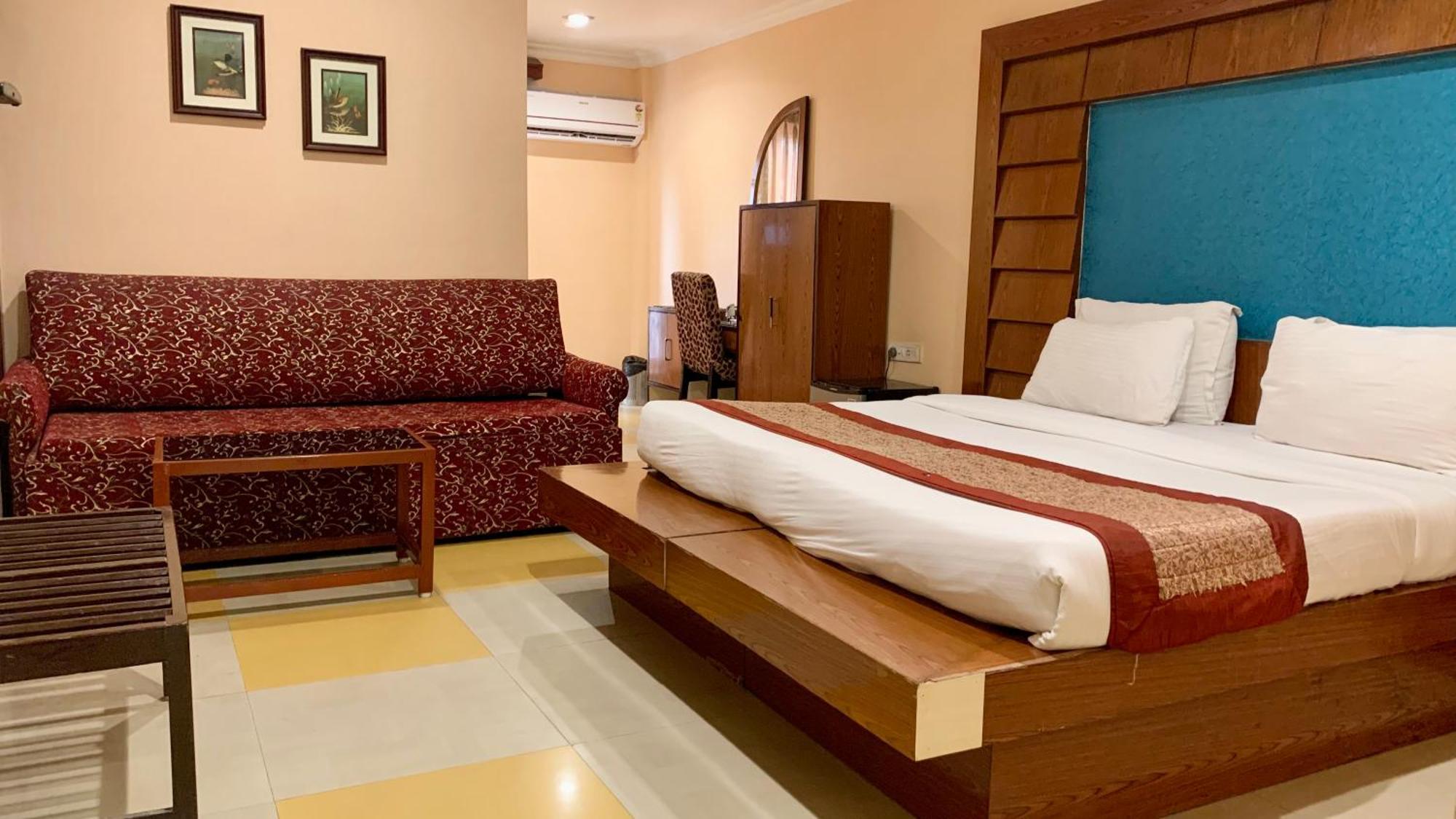 V-i Near Sea , Private-park -gym-spa Fully-airconditioned-hotel Lift-and-parking-facilities Breakfast-included Puri