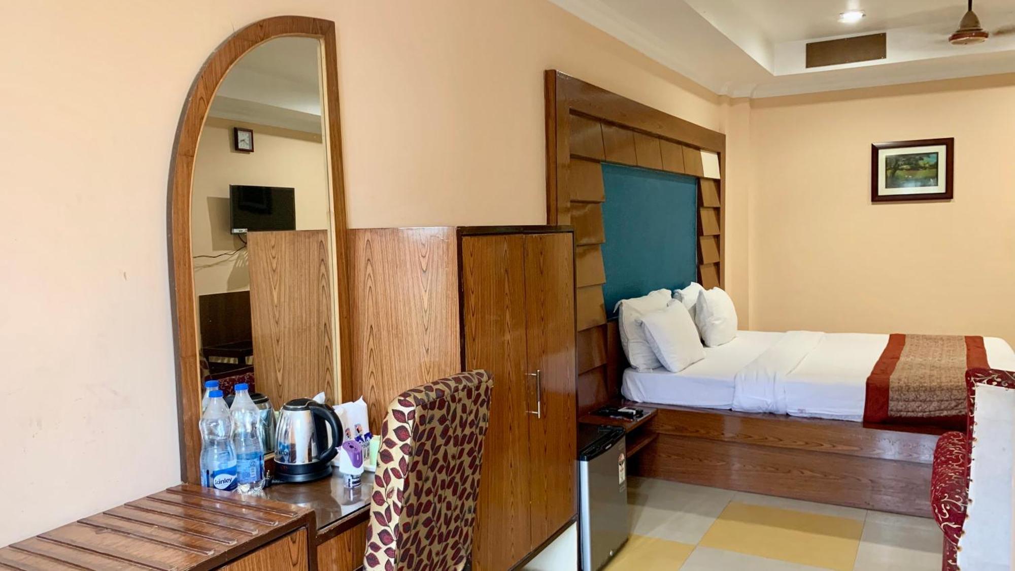 V-i Near Sea , Private-park -gym-spa Fully-airconditioned-hotel Lift-and-parking-facilities Breakfast-included Hotel 4*