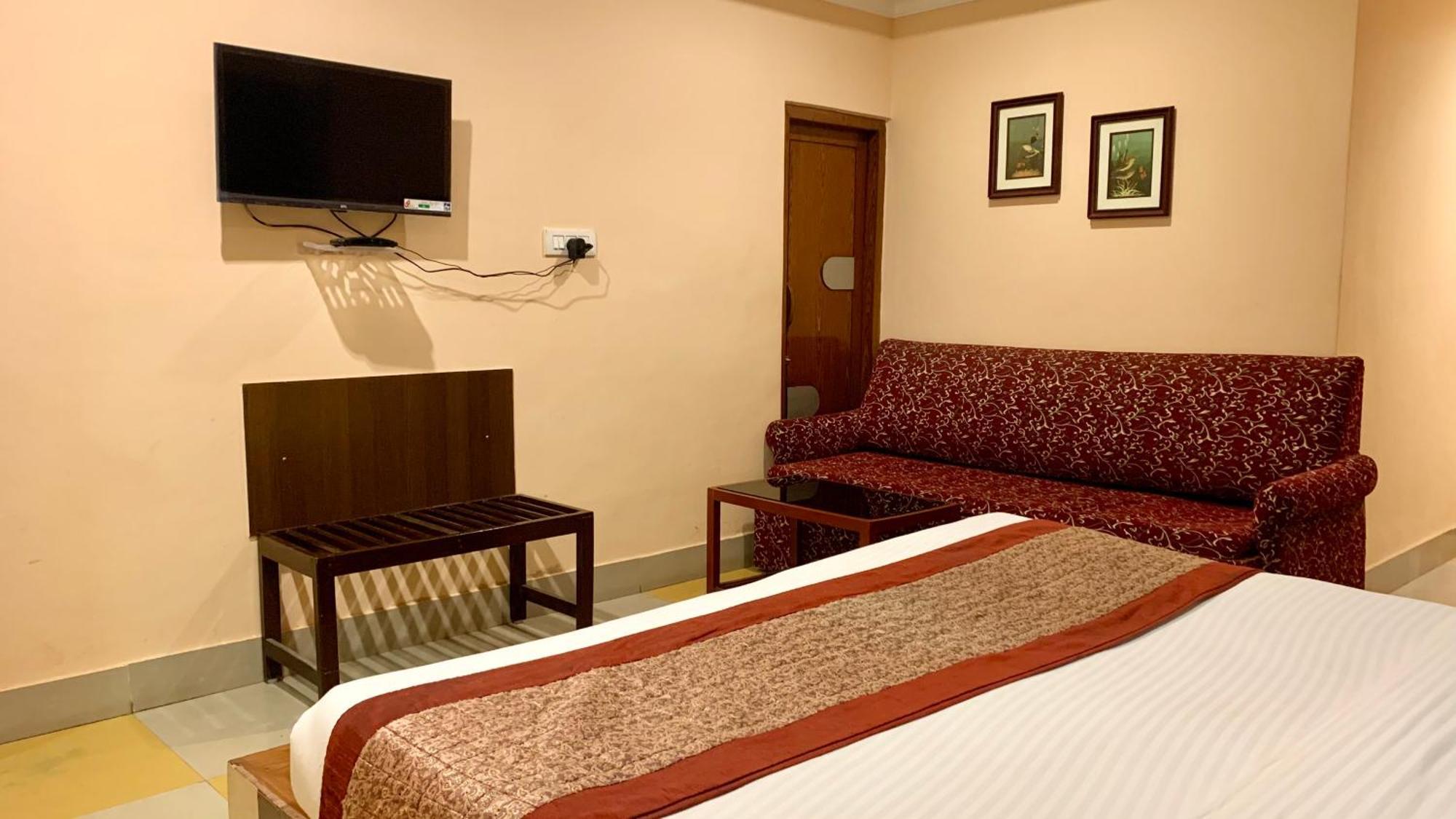V-i Near Sea , Private-park -gym-spa Fully-airconditioned-hotel Lift-and-parking-facilities Breakfast-included